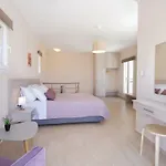 Alexandra's Apartment Razata