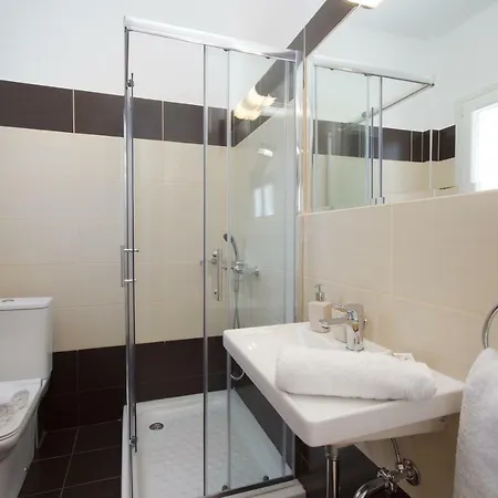 Rose Maisonette Razáta