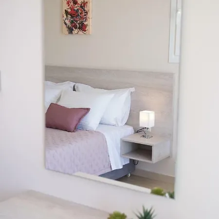 Rose Maisonette Razáta